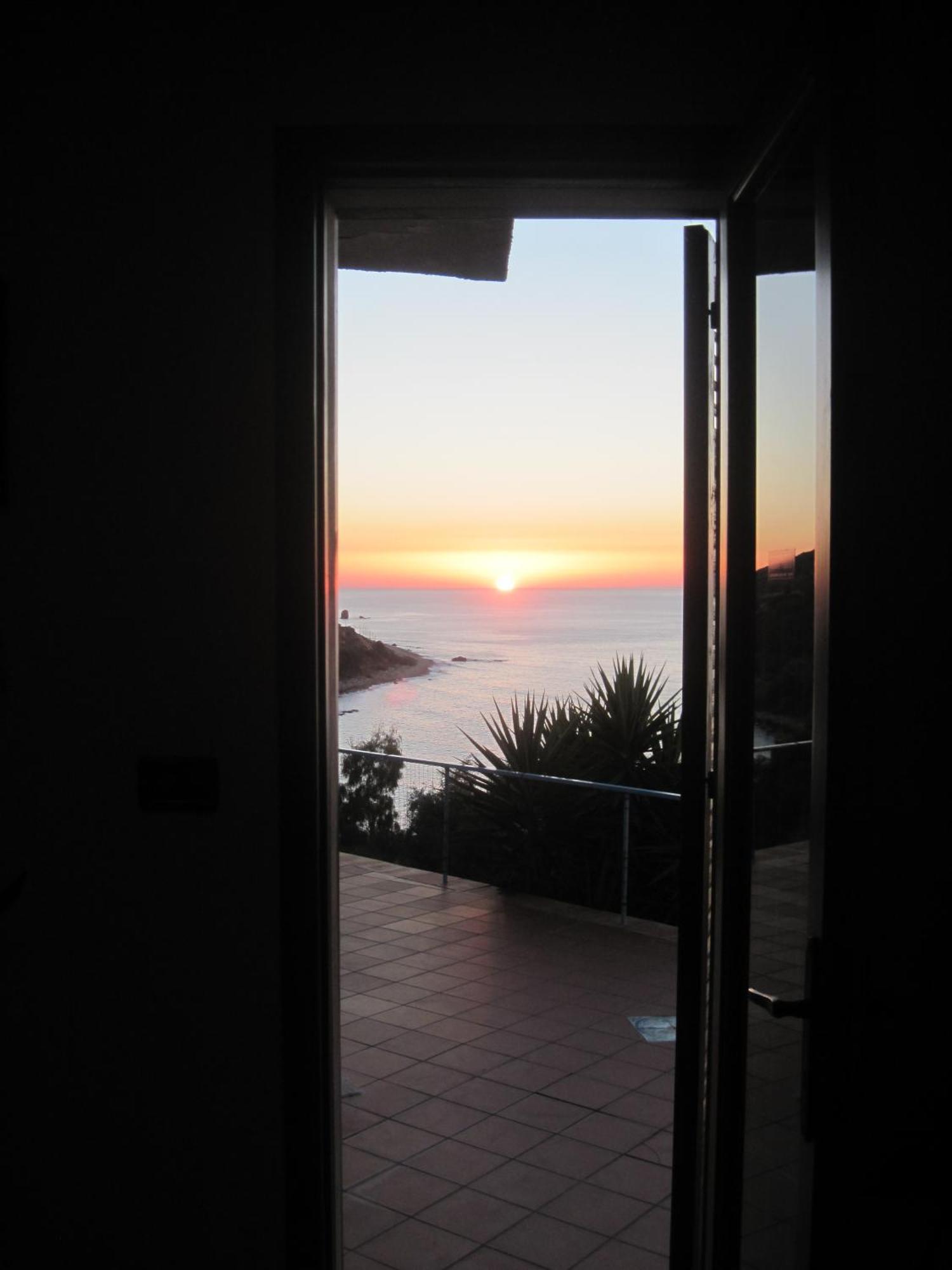 Camere & Case Vacanze Lo Scoglio Castel di Tusa Room photo